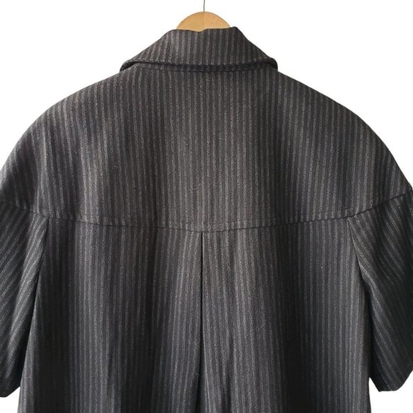 Mario Serrani wool blend black & gray pinstripe short sleeve cape coat sz 14 - Picture 5 of 9